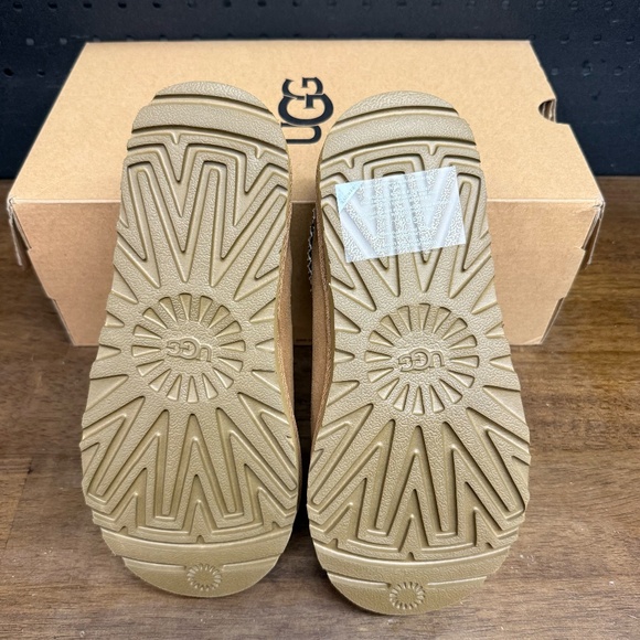 New W/ Box! Women's Ugg Chestnut Tasman Trendy Warm Fall Winter Slippers Size 6 - Picture 5 of 5